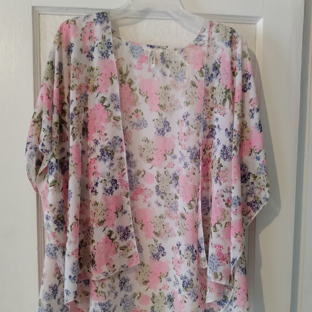 Blouse live for the truth beautiful flower pattern